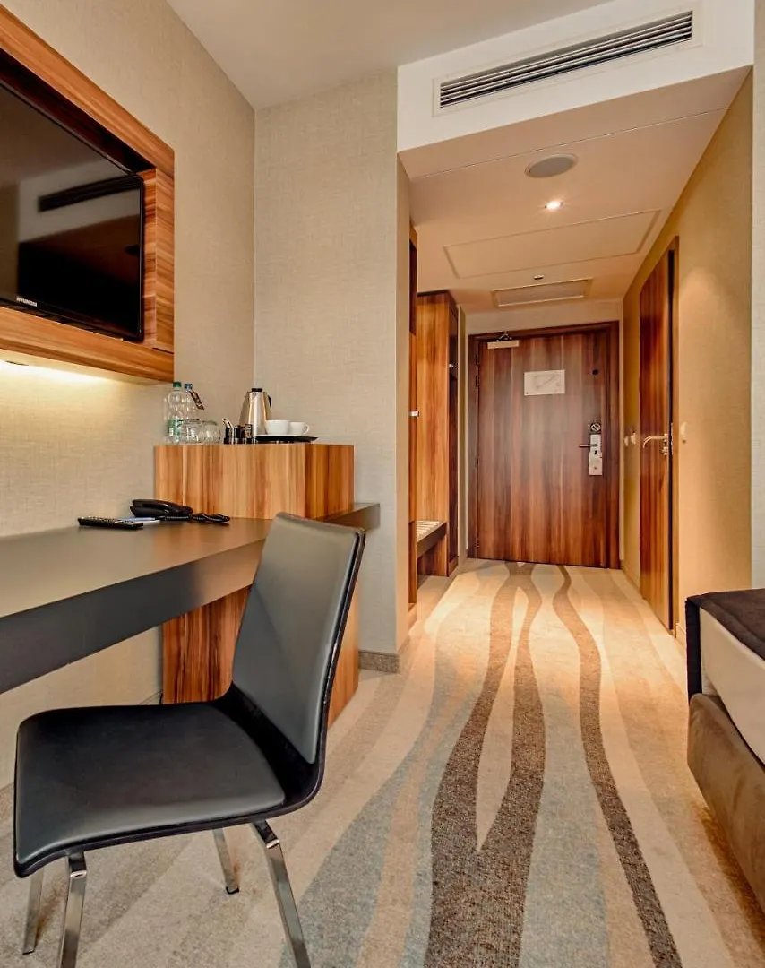 Warsaw Plaza Hotel