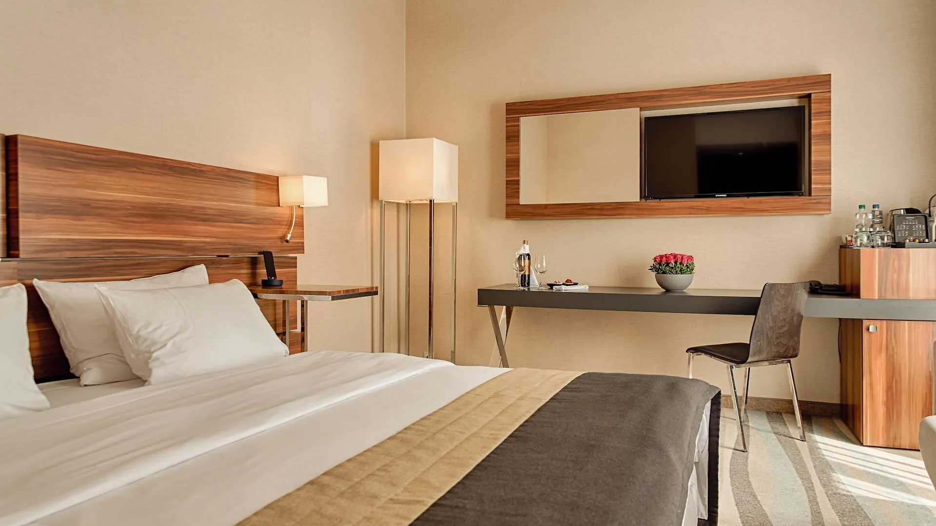 Warsaw Plaza Hotel Πολωνία