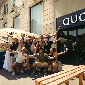  بيت شباب Quo إيطاليا