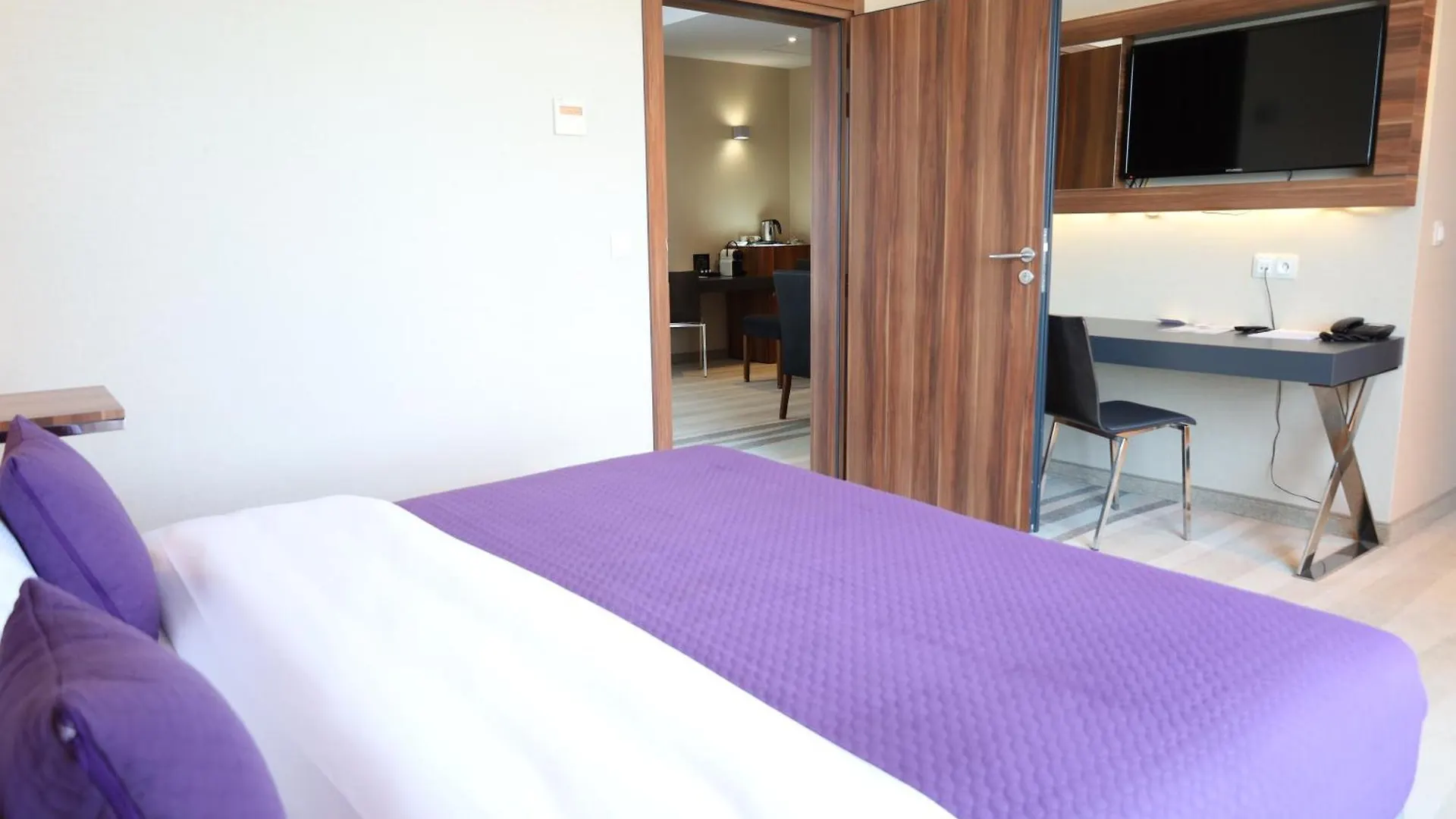 ****  Warsaw Plaza Hotel פולין