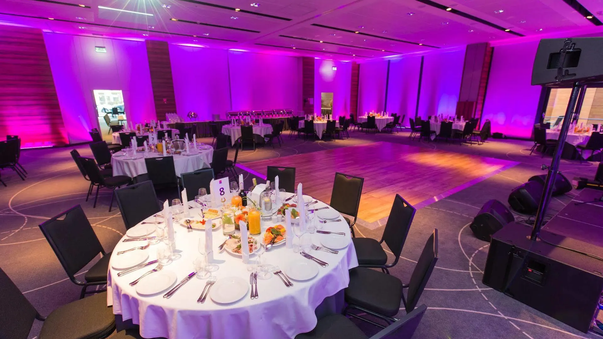 ****  Warsaw Plaza Hotel פולין