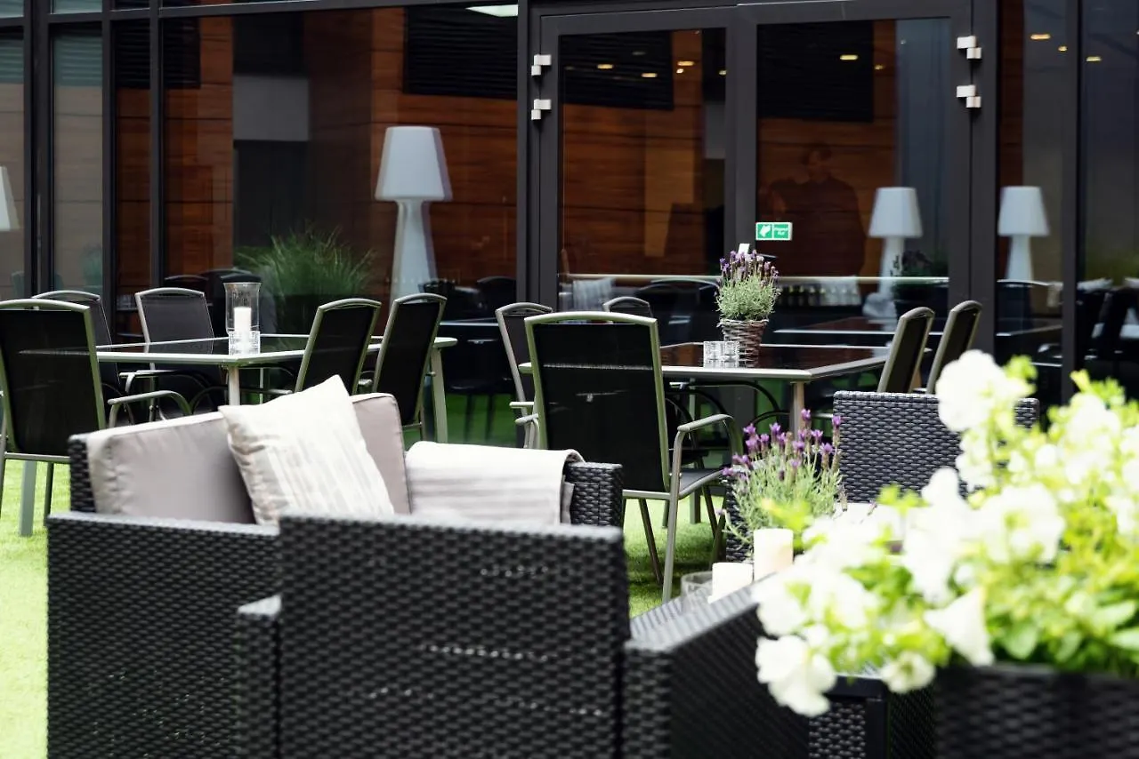****  Warsaw Plaza Hotel פולין